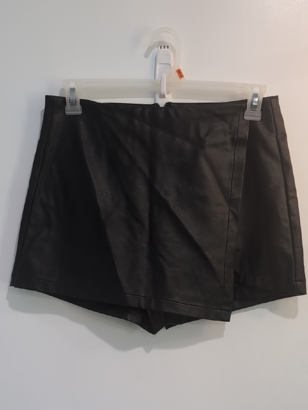 Blu Pepper Black Asymmetrical Faux Leather Mini Skirt/Skort Size Large